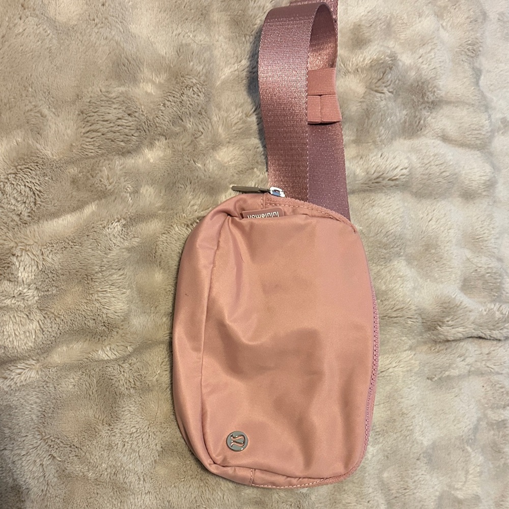 Lululemon belt bag